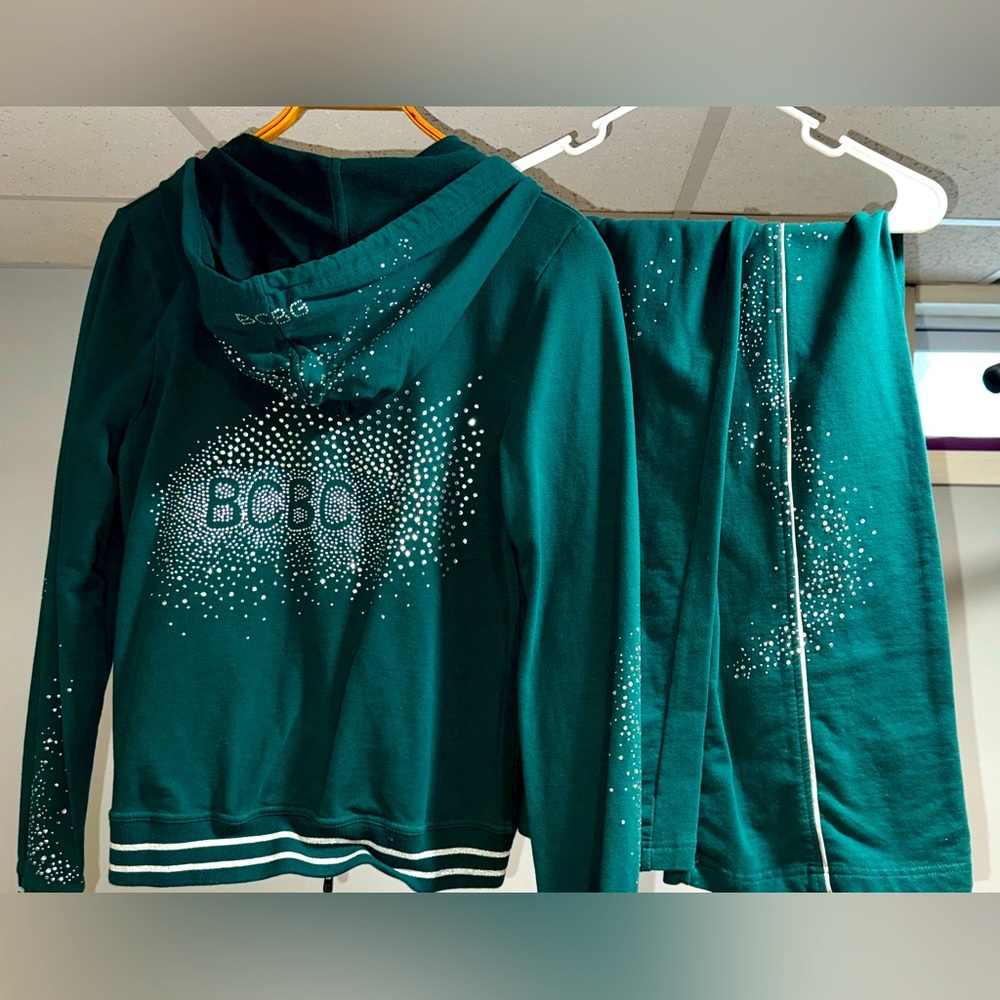 BCBG Maxazria Green Jeweled tracksuit set - SZ XL